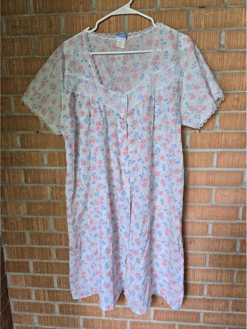Vtg Elsie of Miami Nightgown M Rosebud Floral Housecoat Mumu Grandma Chic Lace